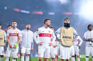 b体育官方网站-DAZN主持人劳拉·冯托拉因拜仁相关问题突然逃离草坪